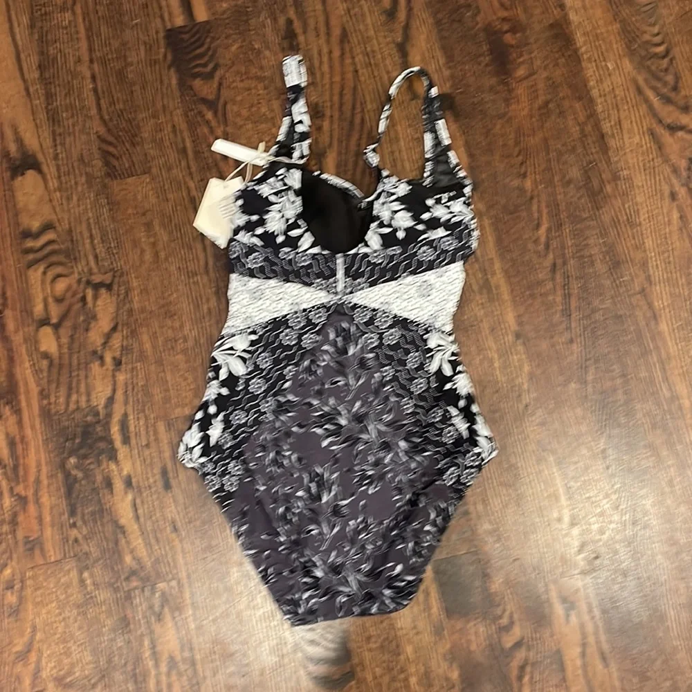 NWT GOTTEX Camellia‎ Square Neck One Piece Swimsuit!